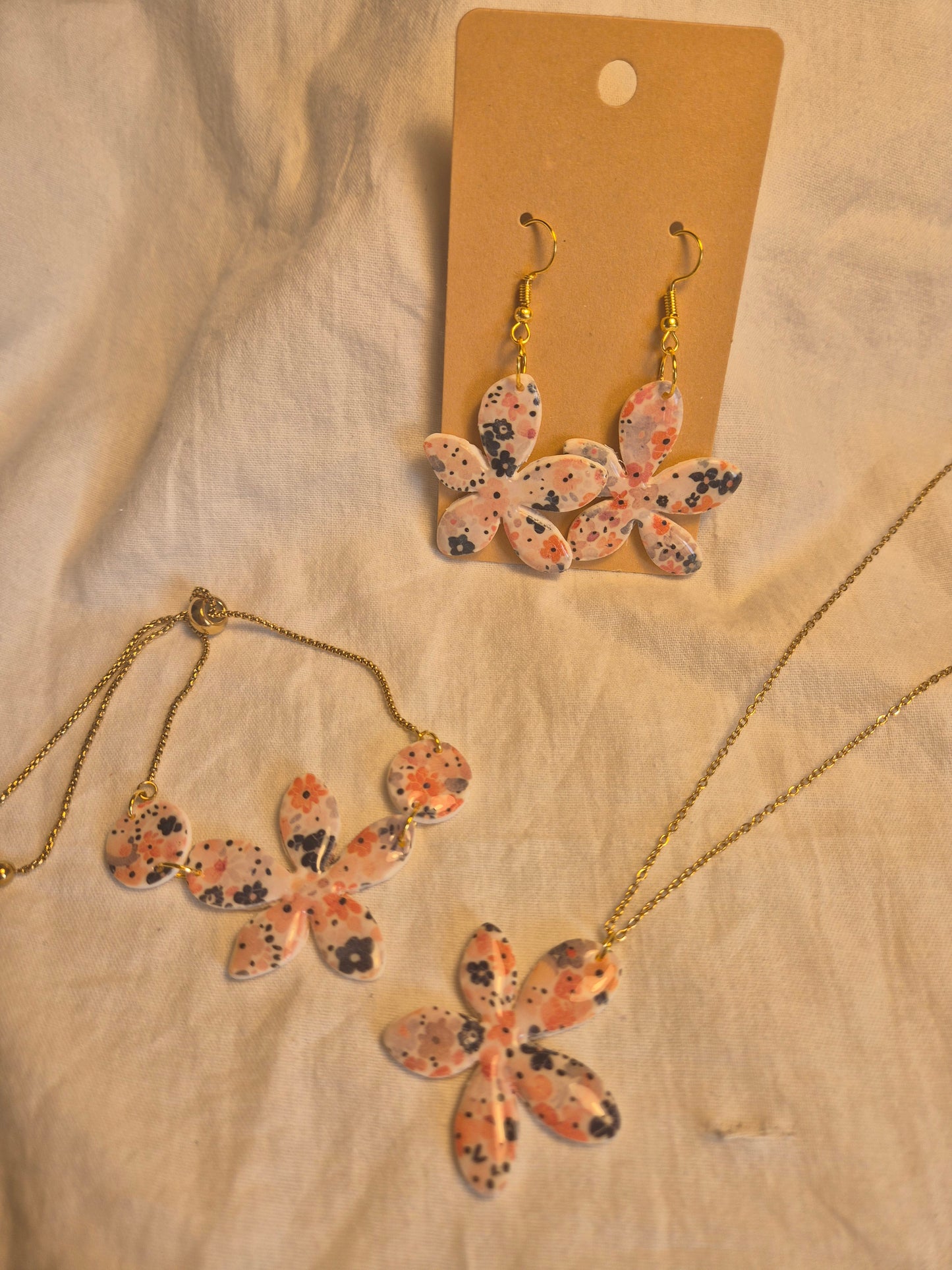Parure boucle d'oreille 6cm, collier, bracelet