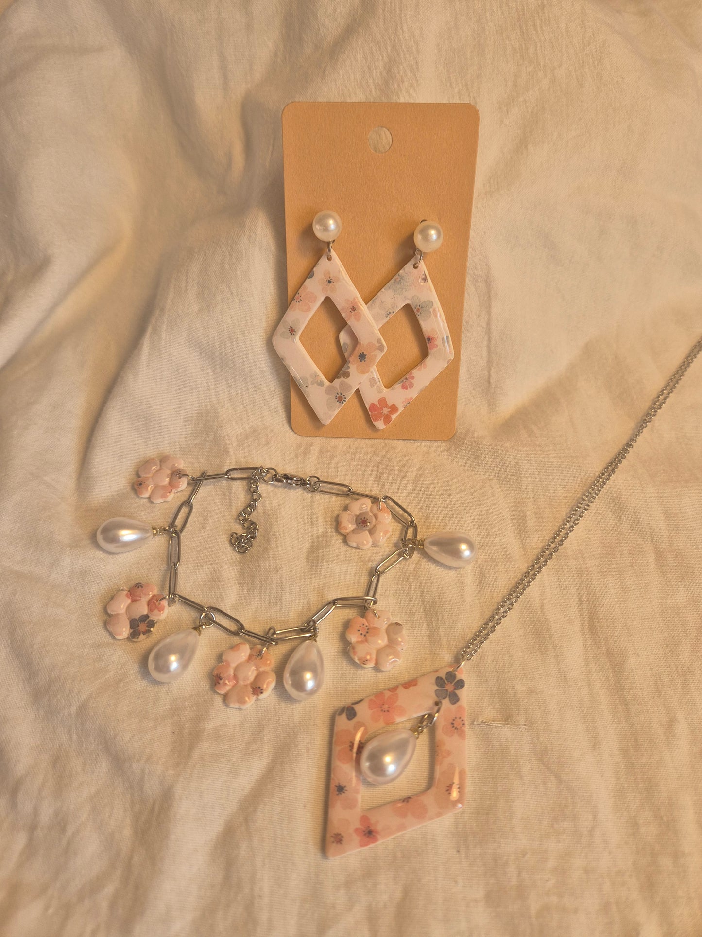 Parure boucle d'oreille 6cm,collier, bracelet