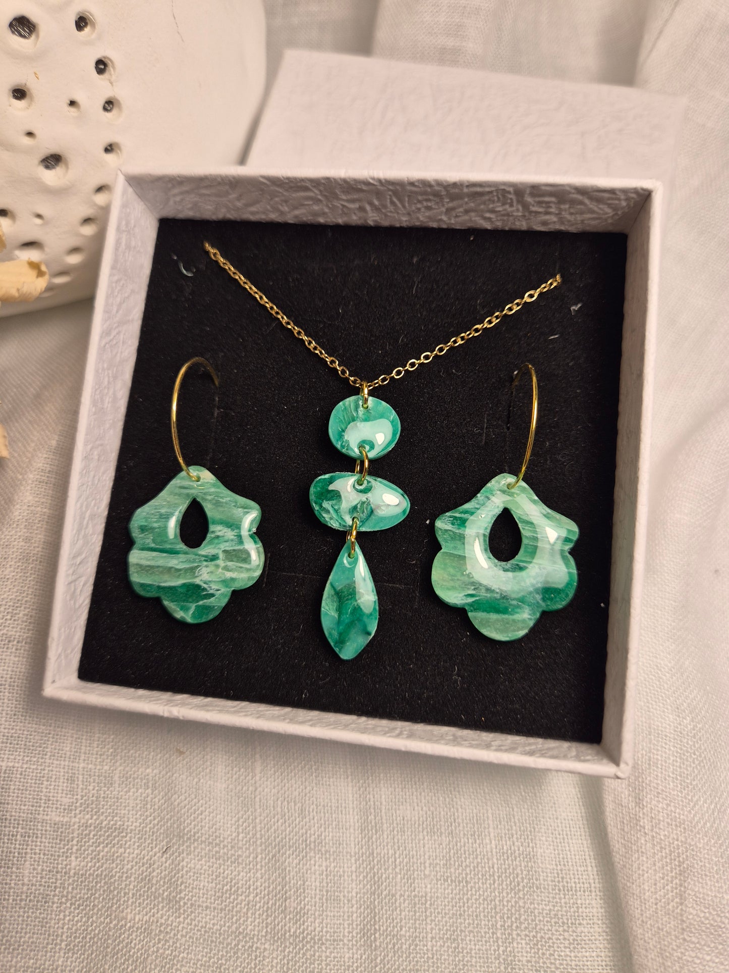 Parure boucle d'oreille 4,5cm +collier 44cm